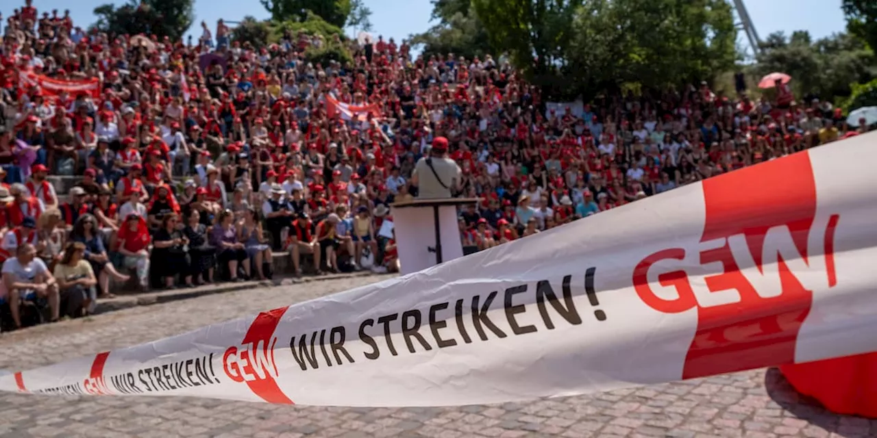 Warnstreiks im Ticker: Gewerkschaft Verdi weitet Warnstreik in Sachsen aus