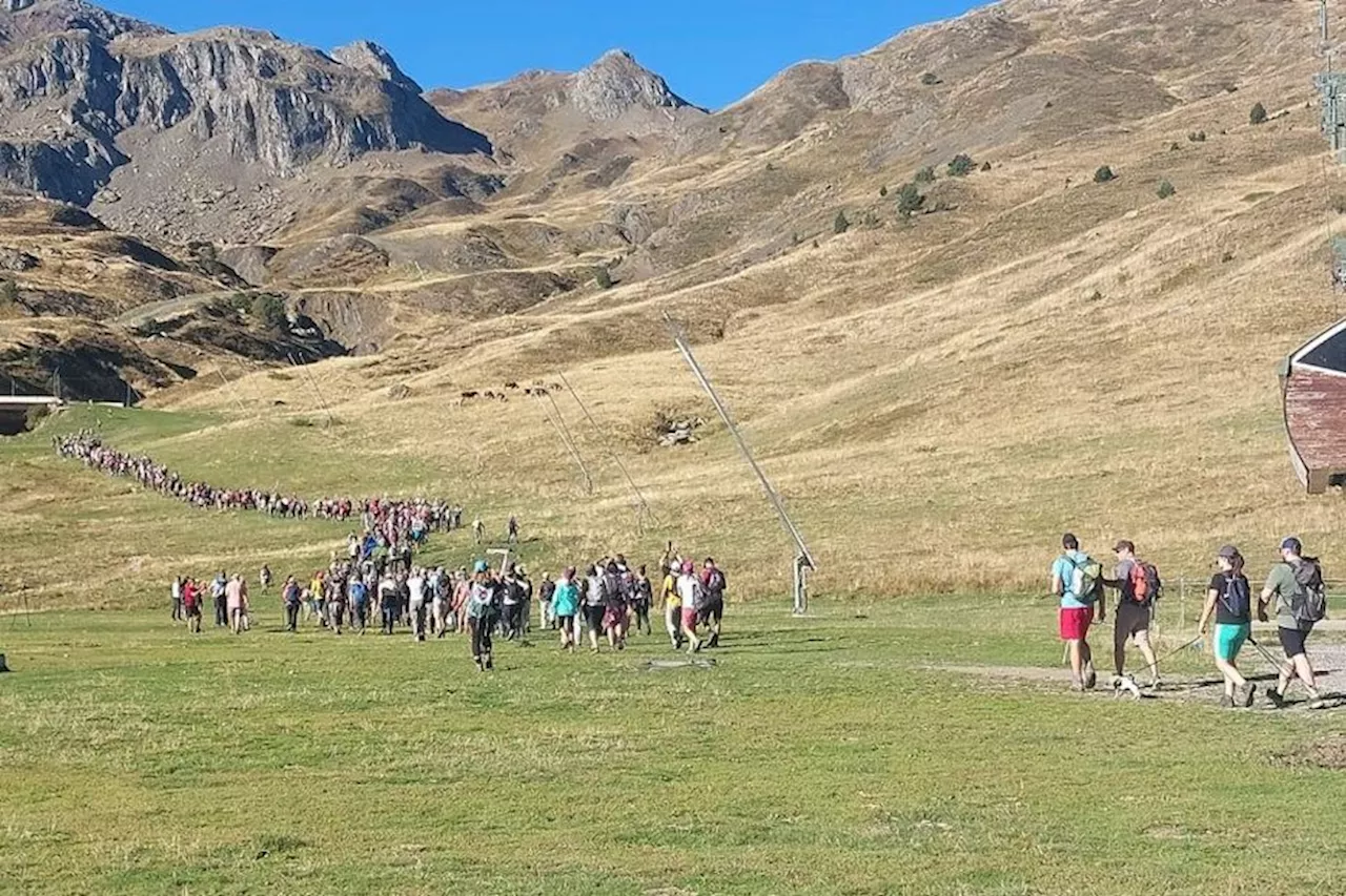 500 militants r\u00e9unis, pr\u00e8s de la station de Formigal, pour demander la cr\u00e9ation d'un nouveau parc naturel dans