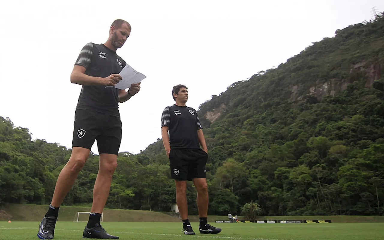 Após a saída de Bruno Lage, Botafogo define comissão técnica; veja nomes