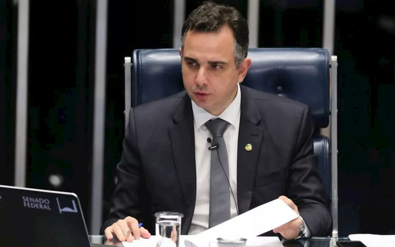 Pacheco faz referência aos atos golpistas em sessão do Congresso em homenagem à Constituição