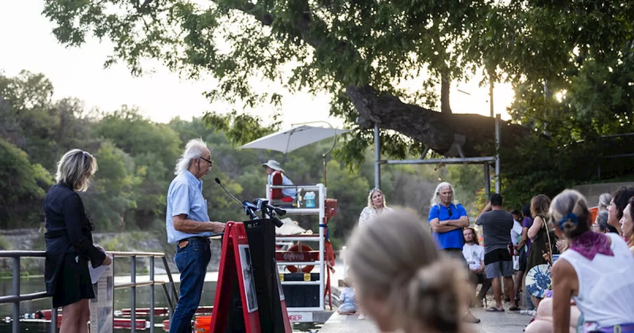 Austin says goodbye to Barton Springs' beloved tree, Flo