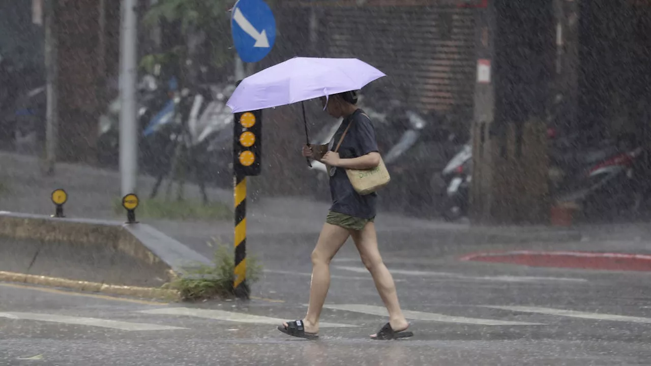 Typhoon Koinu makes landfall in Taiwan, causing 190 injuries but no deaths