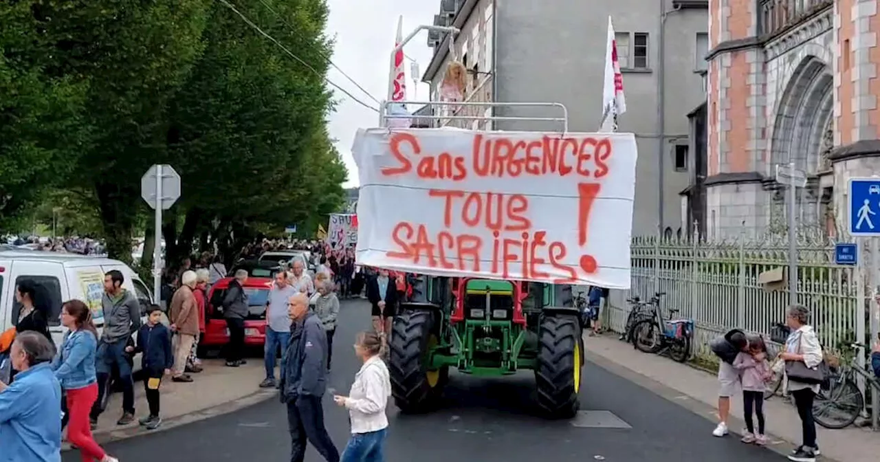 Files de brancards aux urgences de Perpignan, manifestations \u00e0 Quimper\u2026 Ces images qui t\u00e9moignent de la crise de l\u2019h\u00f4pital