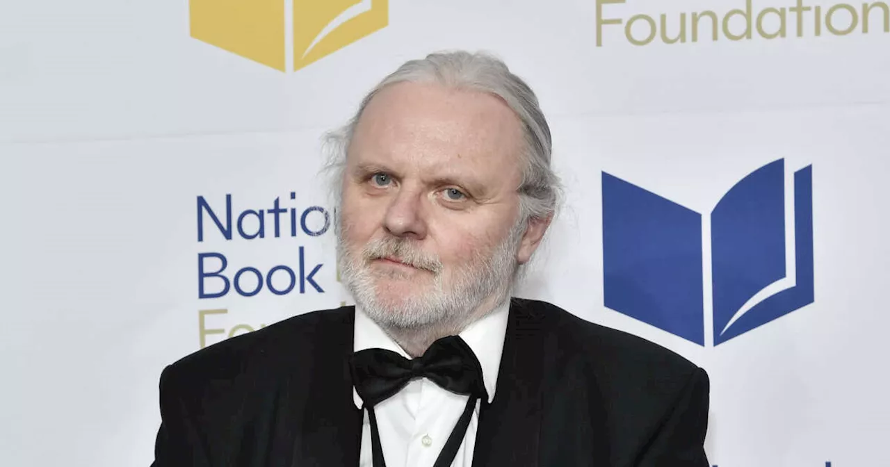 Jon Fosse, prix Nobel de litt\u00e9rature 2023\u00a0: l\u2019\u00e9crivain norv\u00e9gien prim\u00e9 pour \u00ab\u00a0ses pi\u00e8ces de th\u00e9\u00e2tre et sa prose novatrices\u00a0\u00bb