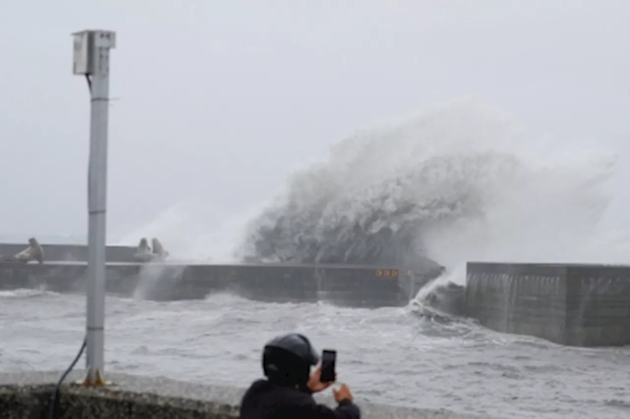 Typhoon Koinu brings ‘record’ winds, torrential rains to Taiwan