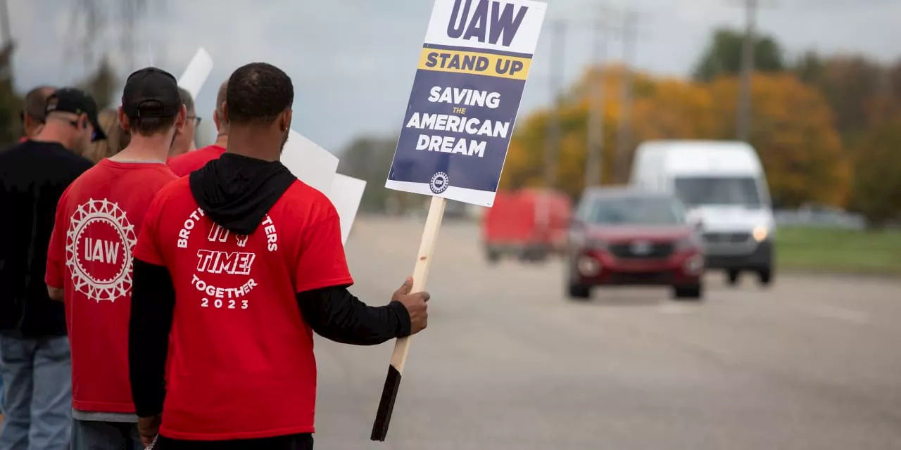 UAW President Fain Schedules a Speech for Friday. He Could Expand the Strike.