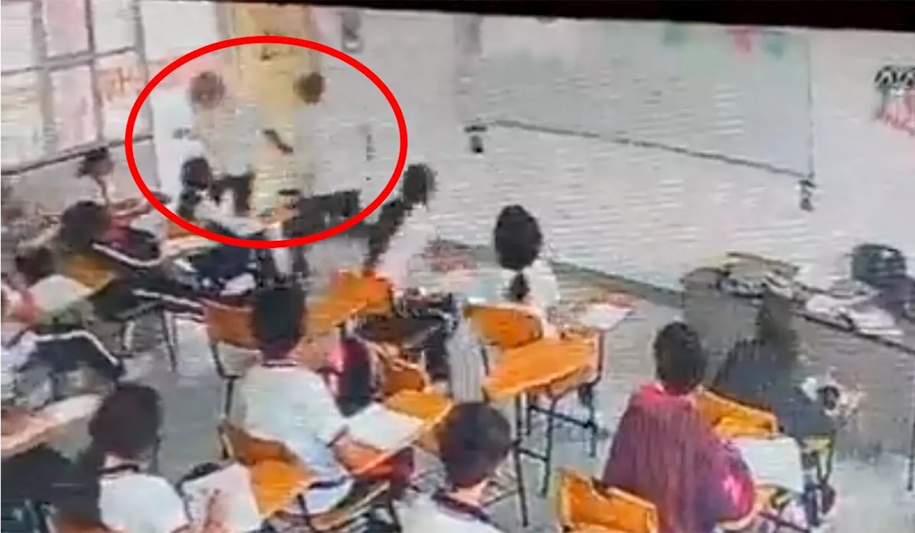 Alumno de secundaria apuñala a su maestra durante una clase en Coahuila (video)