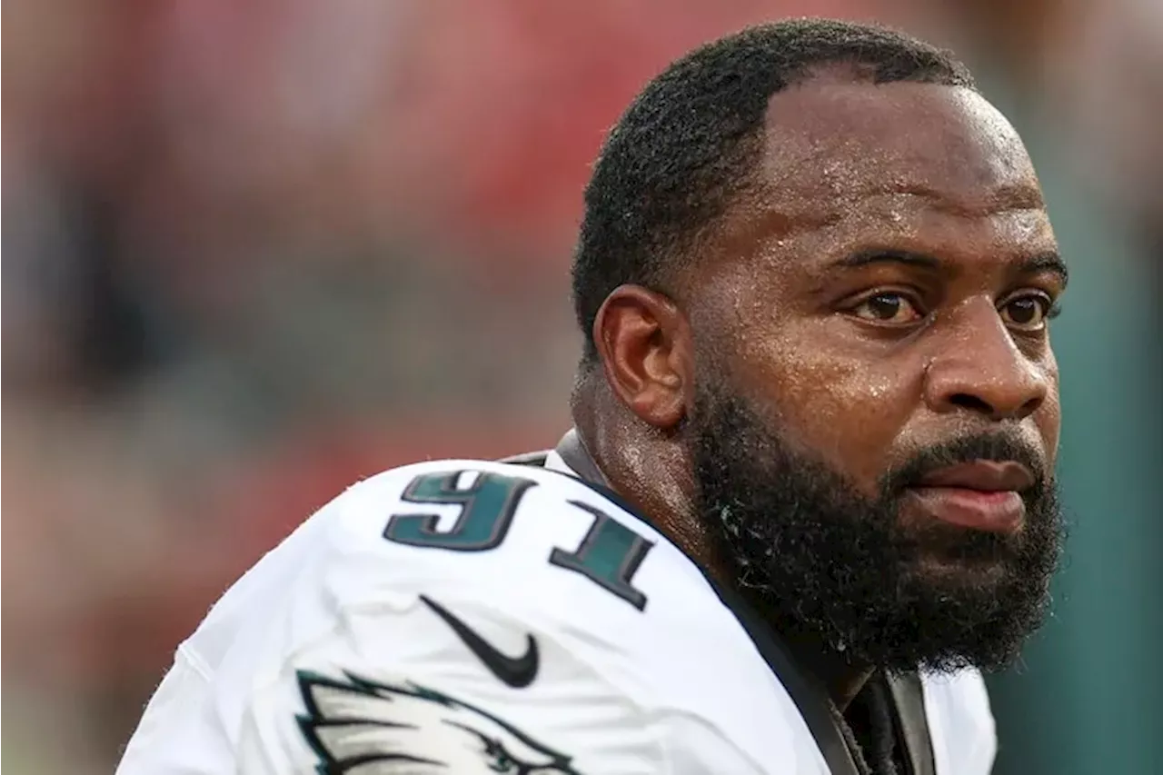 Eagles’ Fletcher Cox misses practice because of a back injury ahead of the Rams game