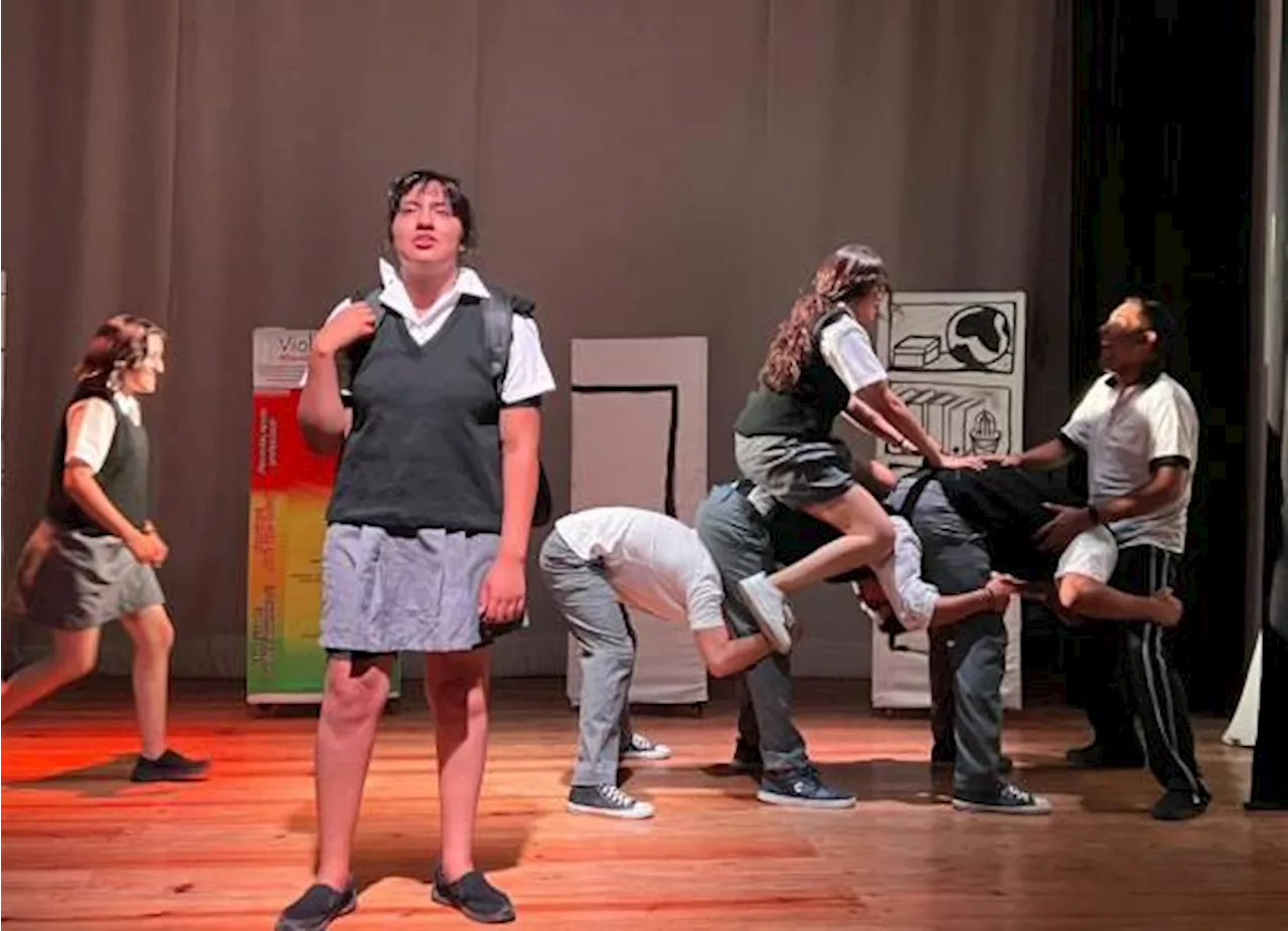 Invitan a los adolescentes al teatro con la obra ‘Curva Peligrosa’