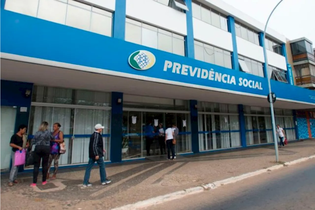 C\u00e2mara aprova projeto que cria programa para reduzir fila no INSS