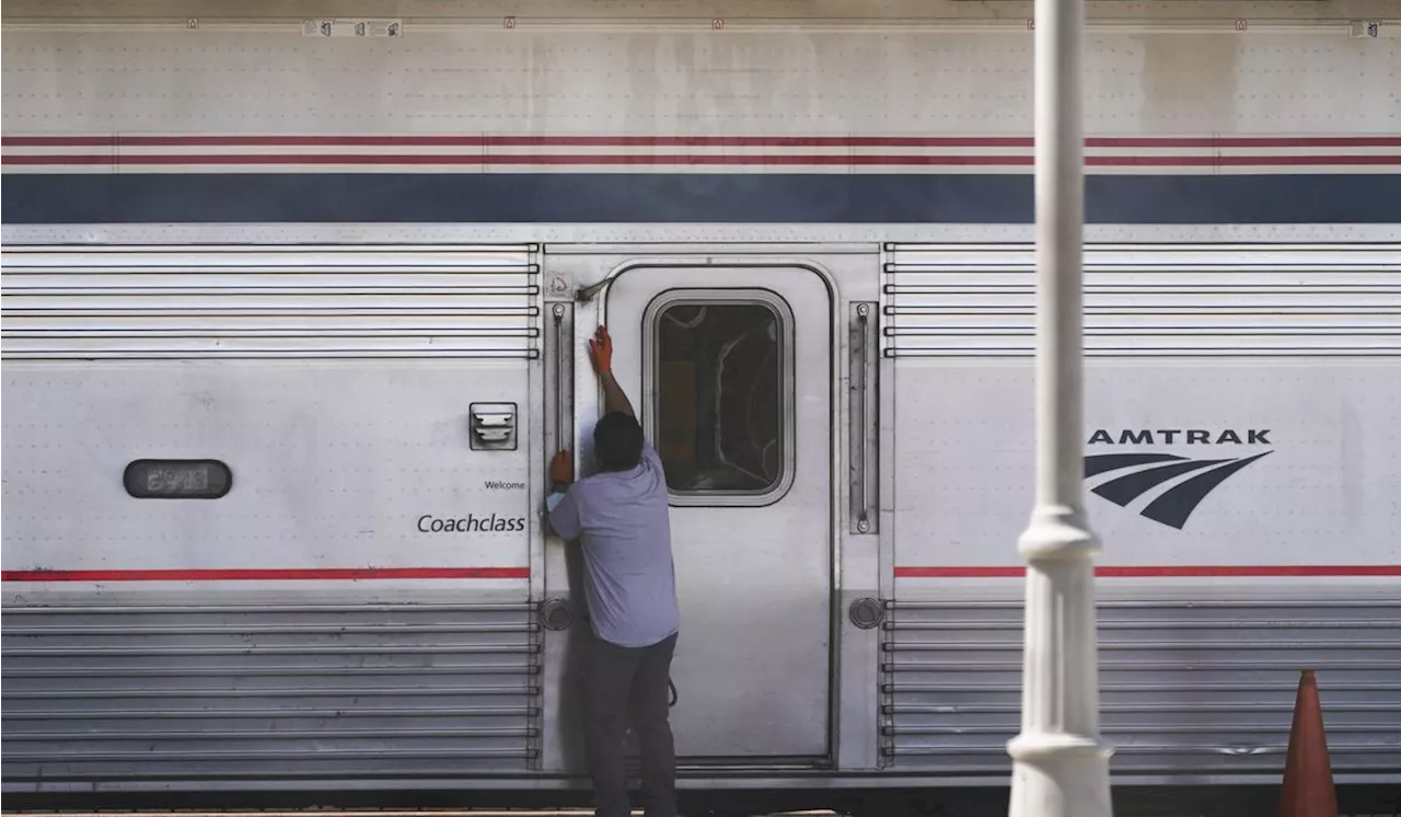 Amtrak loses money but pays some executives over $700,000 salaries