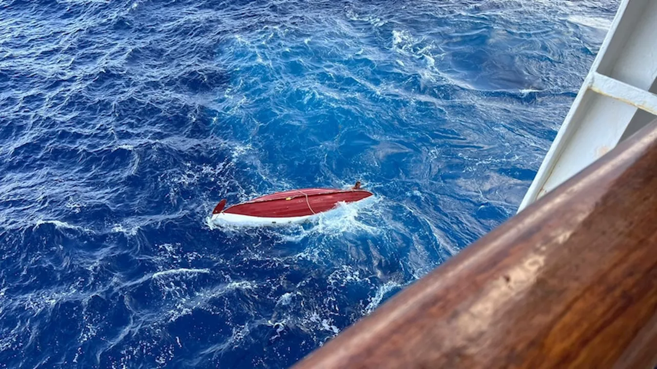 Brisbane man Tom Robinson's hopes to become youngest person to cross the Pacific dashed as his boat capsizes