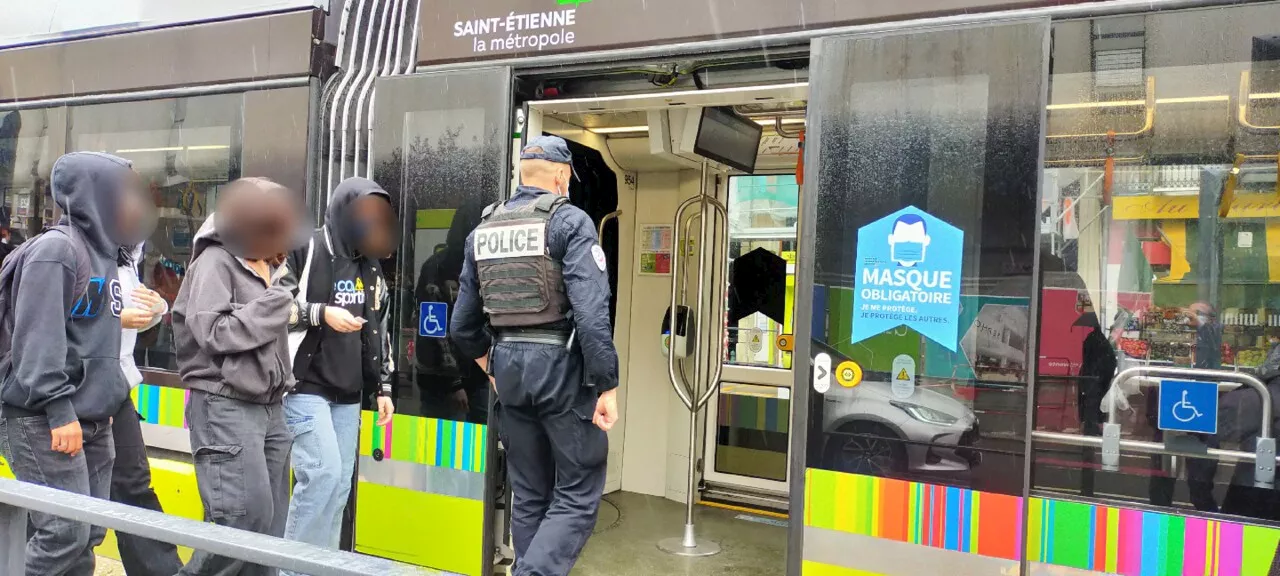 Saint-Etienne : il volait le bijou des femmes à la sortie des transports STAS | Actu Saint-Étienne