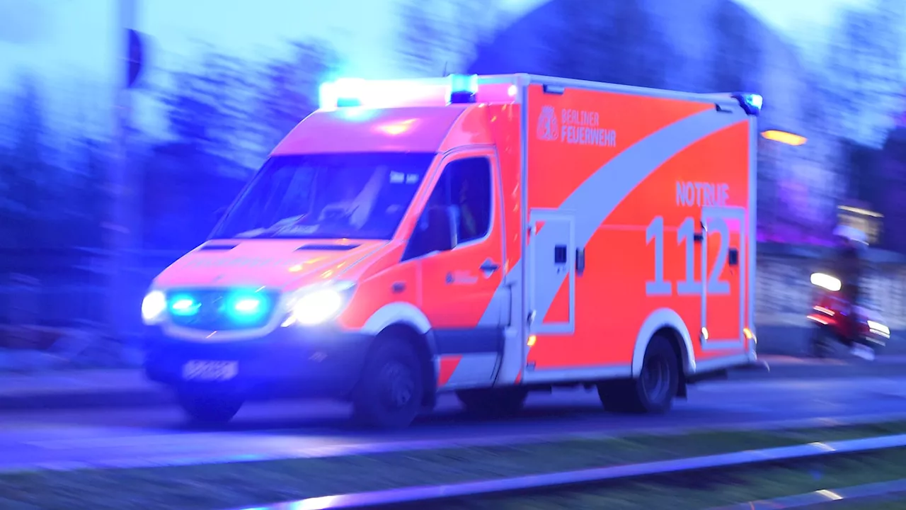 Auto erfasst zwei Kinder auf Fahrr\u00e4dern \u2013 beide verletzt