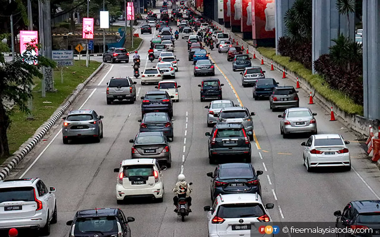 Utamakan pengangkutan awam berbanding subdidi EV, Zafrul diberitahu