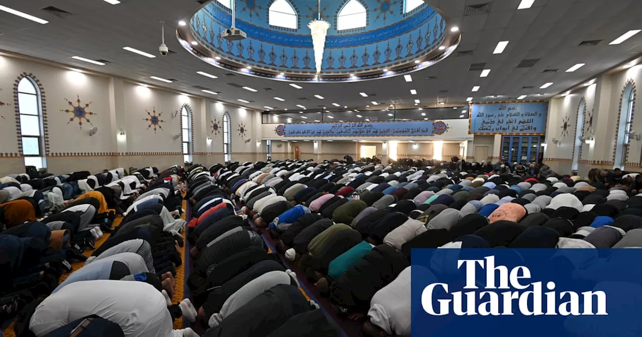 Imams and sheikhs to urge Australian Muslims to back voice during Friday prayers