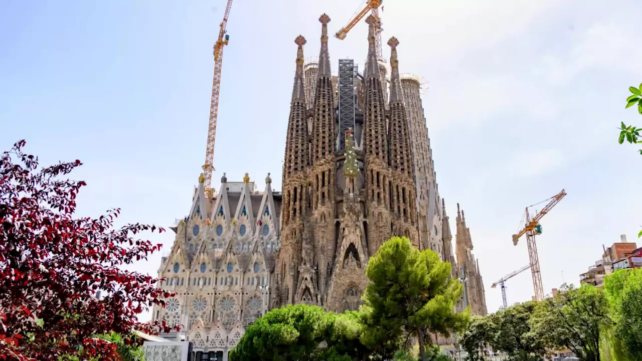 La Sagrada Familia è quasi finita: completate le quattro torri degli Evangelisti