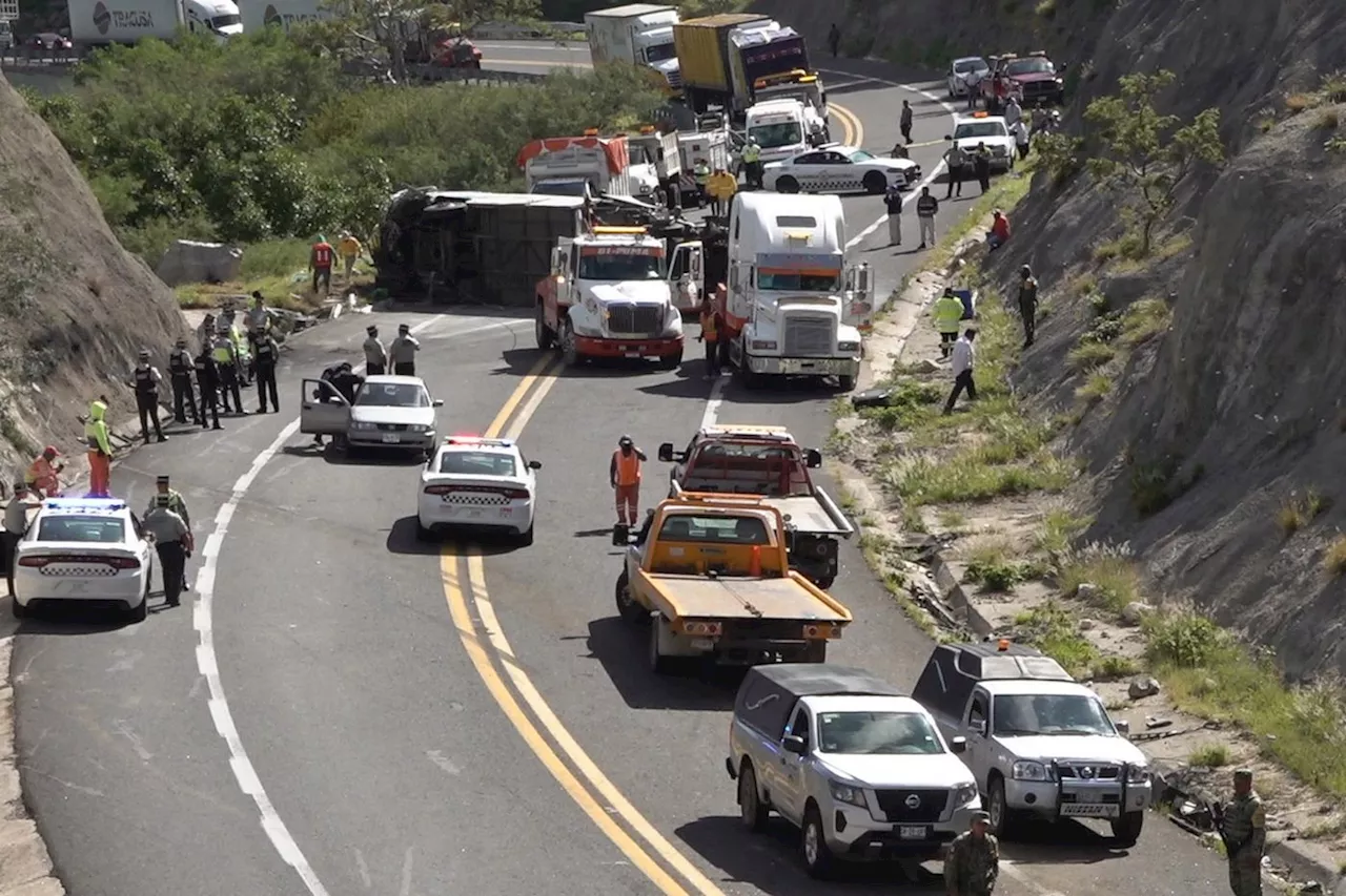 Mexique : dix-huit migrants morts dans un accident de voiture