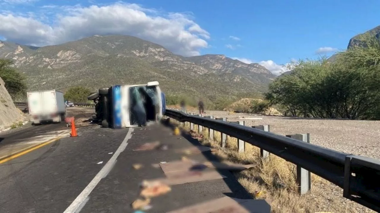 VIDEO: Choque mortal en la carretera Oaxaca-Puebla; suman 18 migrantes muertos