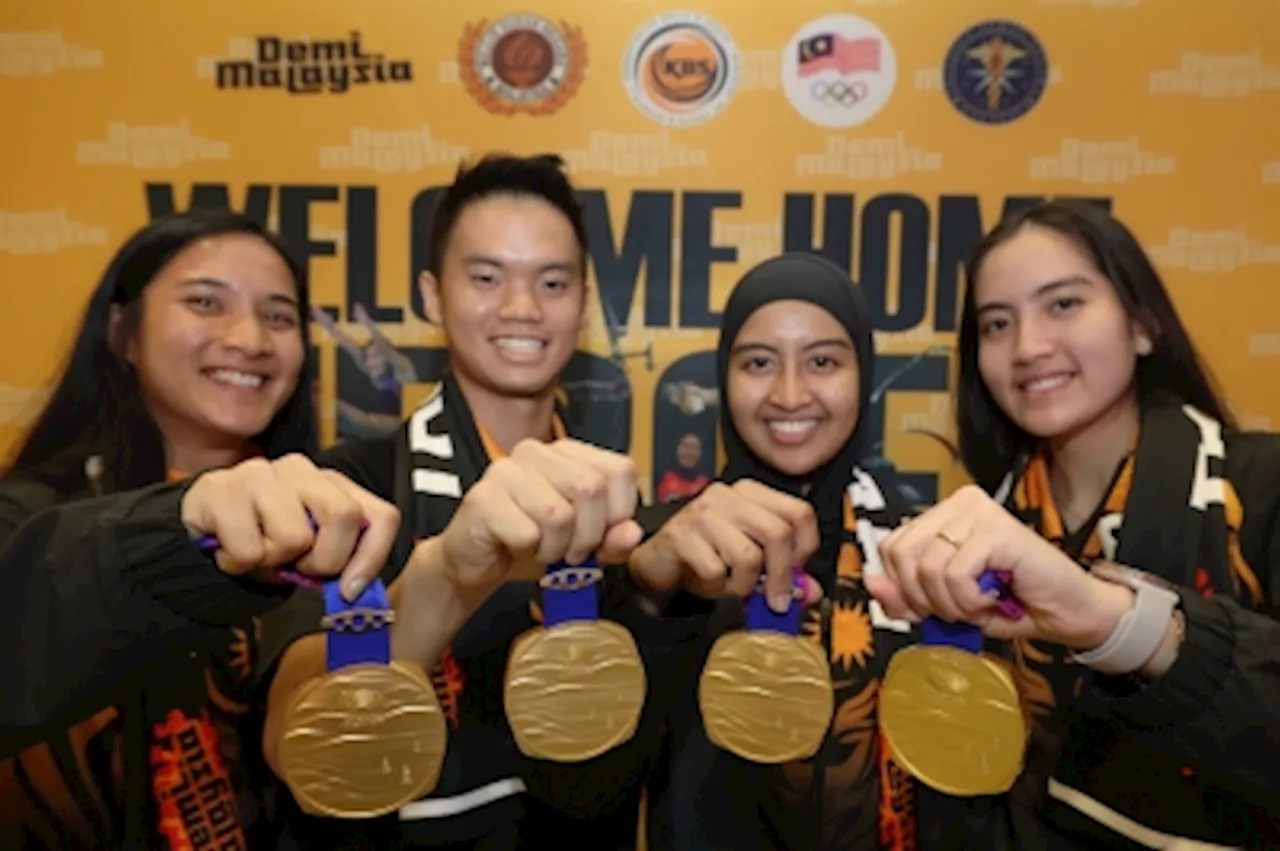 Asian Games: King and Queen congratulate Eain Yow, Sivasangari for winning gold medals in squash