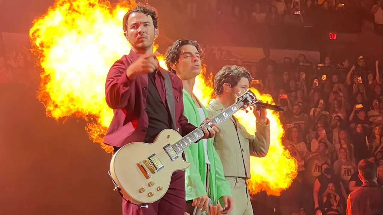 SHARE YOUR PHOTOS: Fans share experiences from Jonas Brothers concert