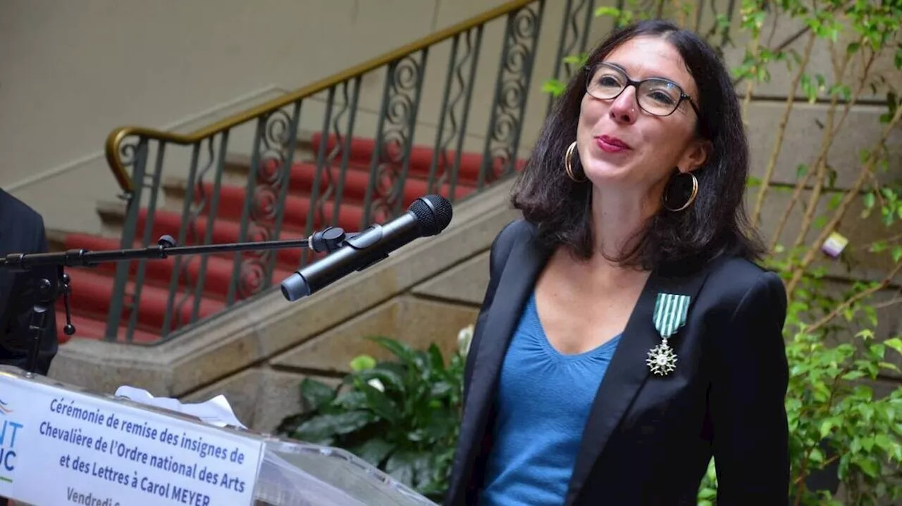 La directrice d’Art Rock, Carol Meyer, décorée Chevalière de l’Ordre des Arts et des Lettres