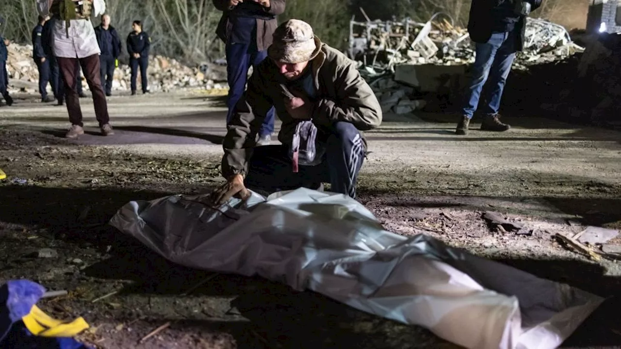 Guerre en Ukraine : Moscou frappe la population d’un village rassemblée pour des funérailles, 51 morts à déplorer