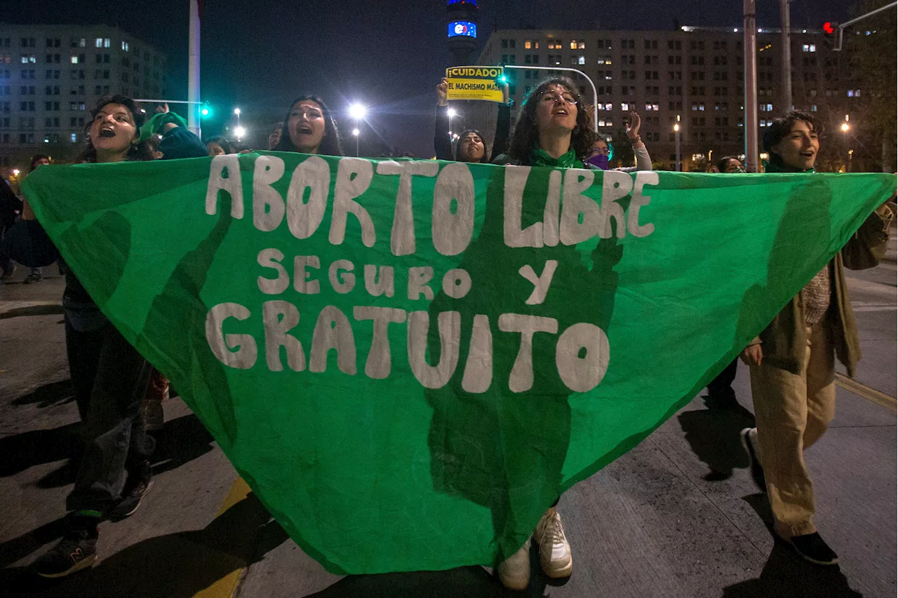 Chile voters sour on right\u002Dwing constitution as abortion clause stirs debate