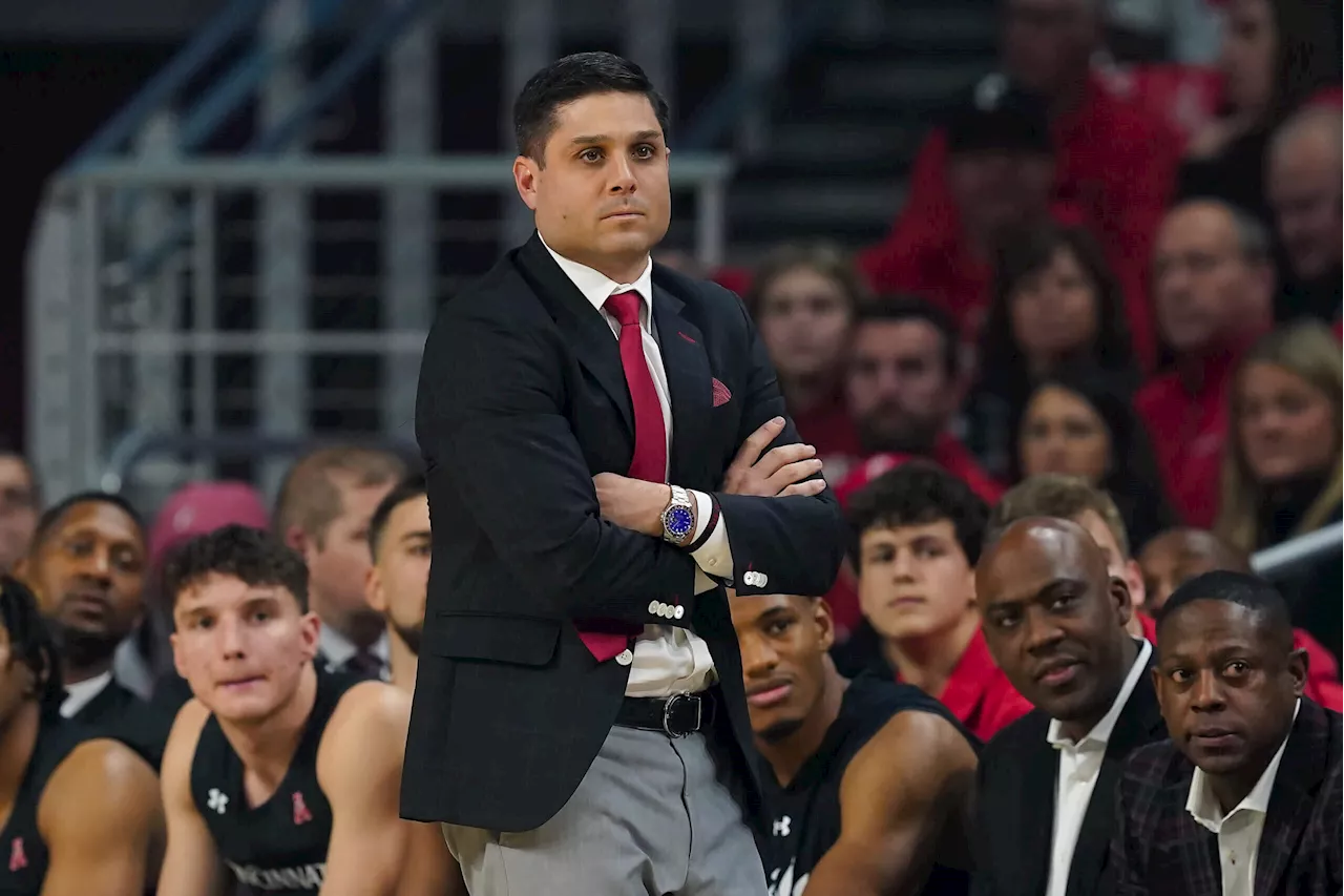 Cincinnati lands 4-star wing Tyler Betsey over UConn, Alabama: What it means for the Bearcats