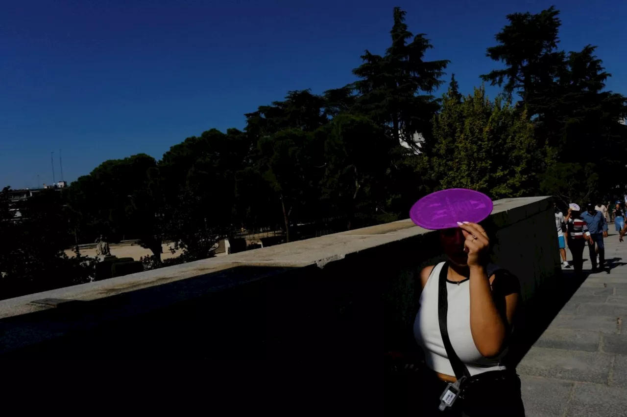 Spain swelters in ‘extraordinary’ autumn heatwave with weather forecasts of 40°C this weekend