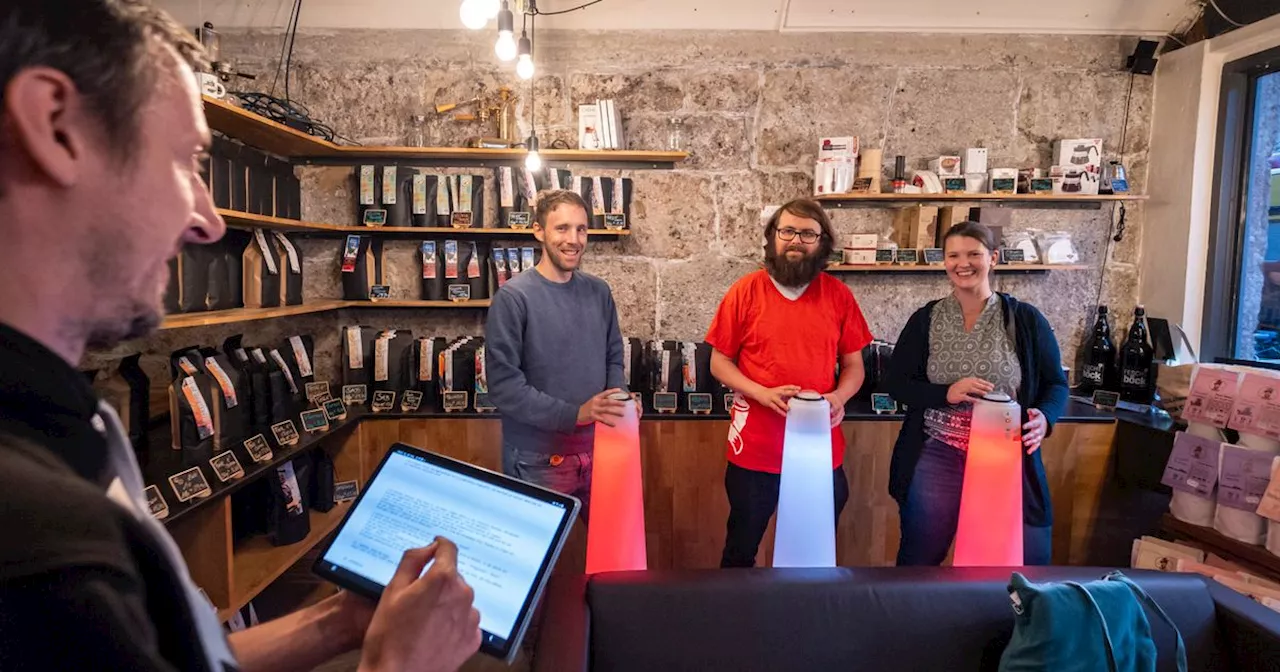 Wie die grauen Zellen knifflige Fragen knacken: Zu Besuch beim Pubquiz in Innsbruck