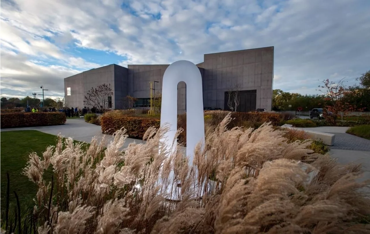 The Hepworth Wakefield: Council to grant new 30-year lease to ease gallery’s ‘funding difficulties’