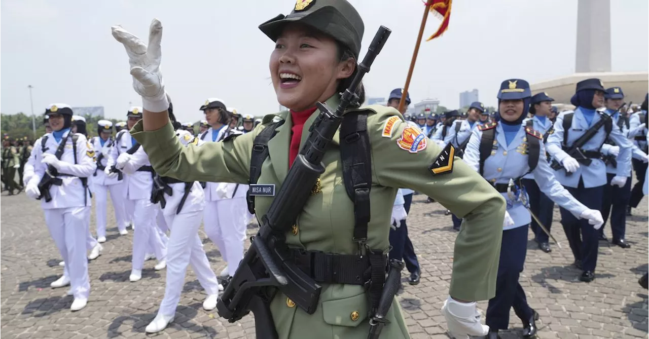 Pictures of the week: Indonesia's soldiers mark army's birthday