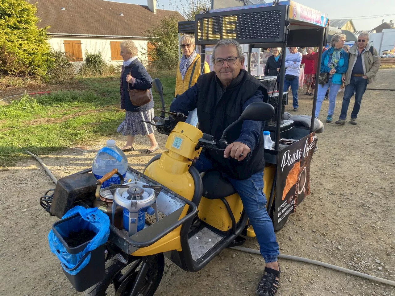 Foire Saint-Denis à Montilly : ce retraité propose du café sur son scooter | L'Orne Combattante