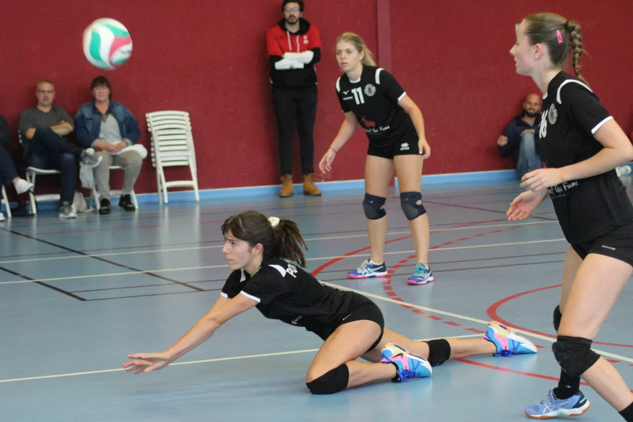 Pontivy volley-ball : presque deux victoires pour les filles, apprentissage pour les garçons | Pontivy Journal