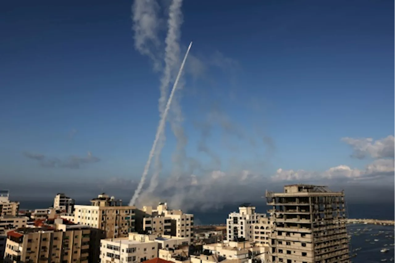 Isra\u00ebl et Gaza de nouveau en guerre apr\u00e8s une offensive surprise du Hamas