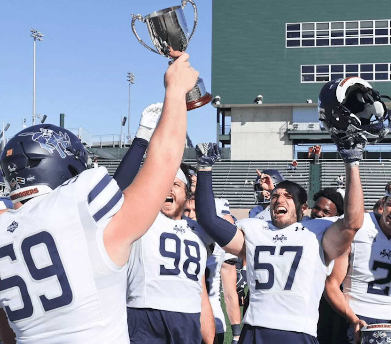 Noah Roper scores three touchdowns in Colorado Mines rout of Colorado Mesa