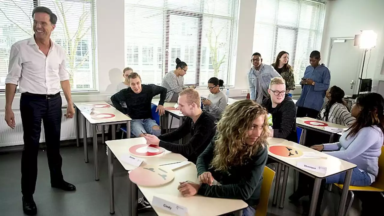 Mark Rutte fulltime als leraar voor de klas? 'Leerlingen laten je niet wegkomen met politieke trucs, die prikken er zo doorheen'