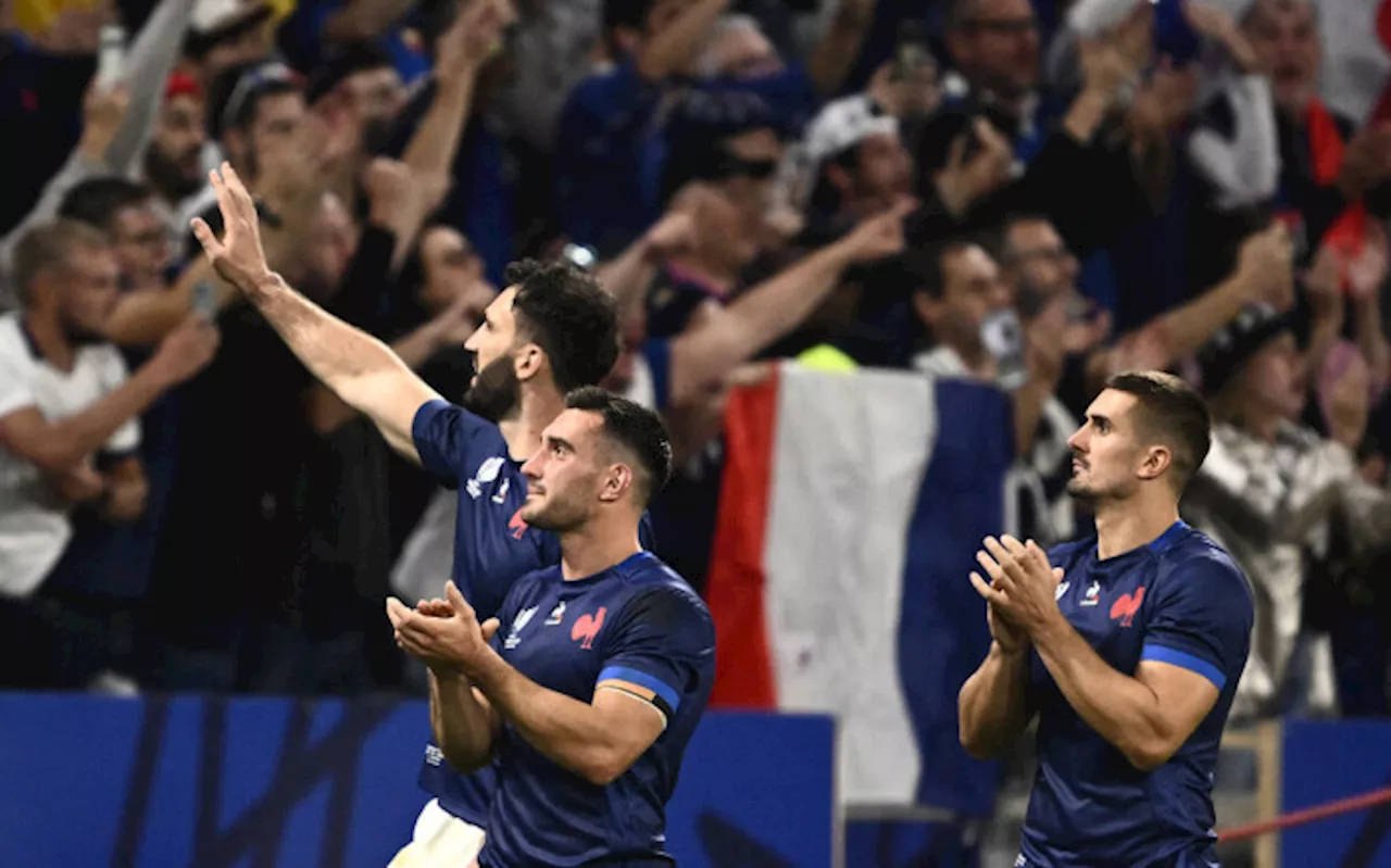 France thrash Italy to reach Rugby World Cup quarter-finals