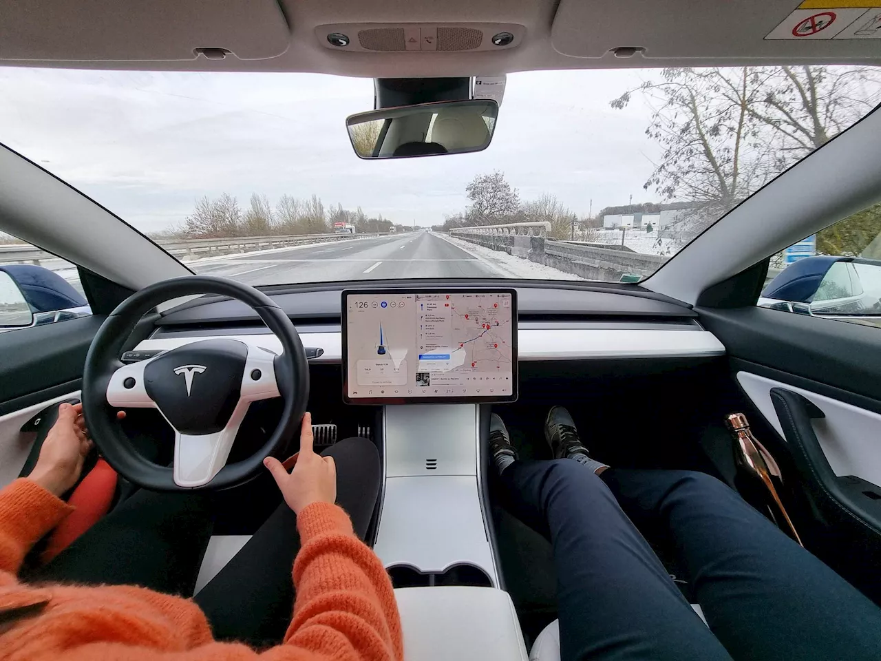 Tesla : pourquoi l’Autopilot est de moins en moins efficace, au détriment des conducteurs