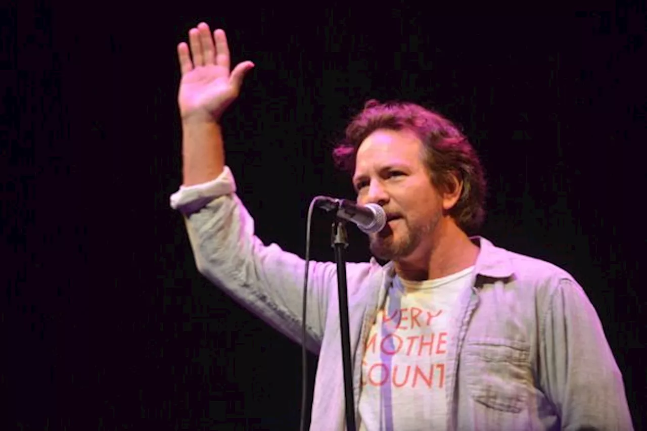 Eddie Vedder Releases Beautiful Cover Of Lennon's 'Imagine' In Aid of Israeli and Palestinian Charity