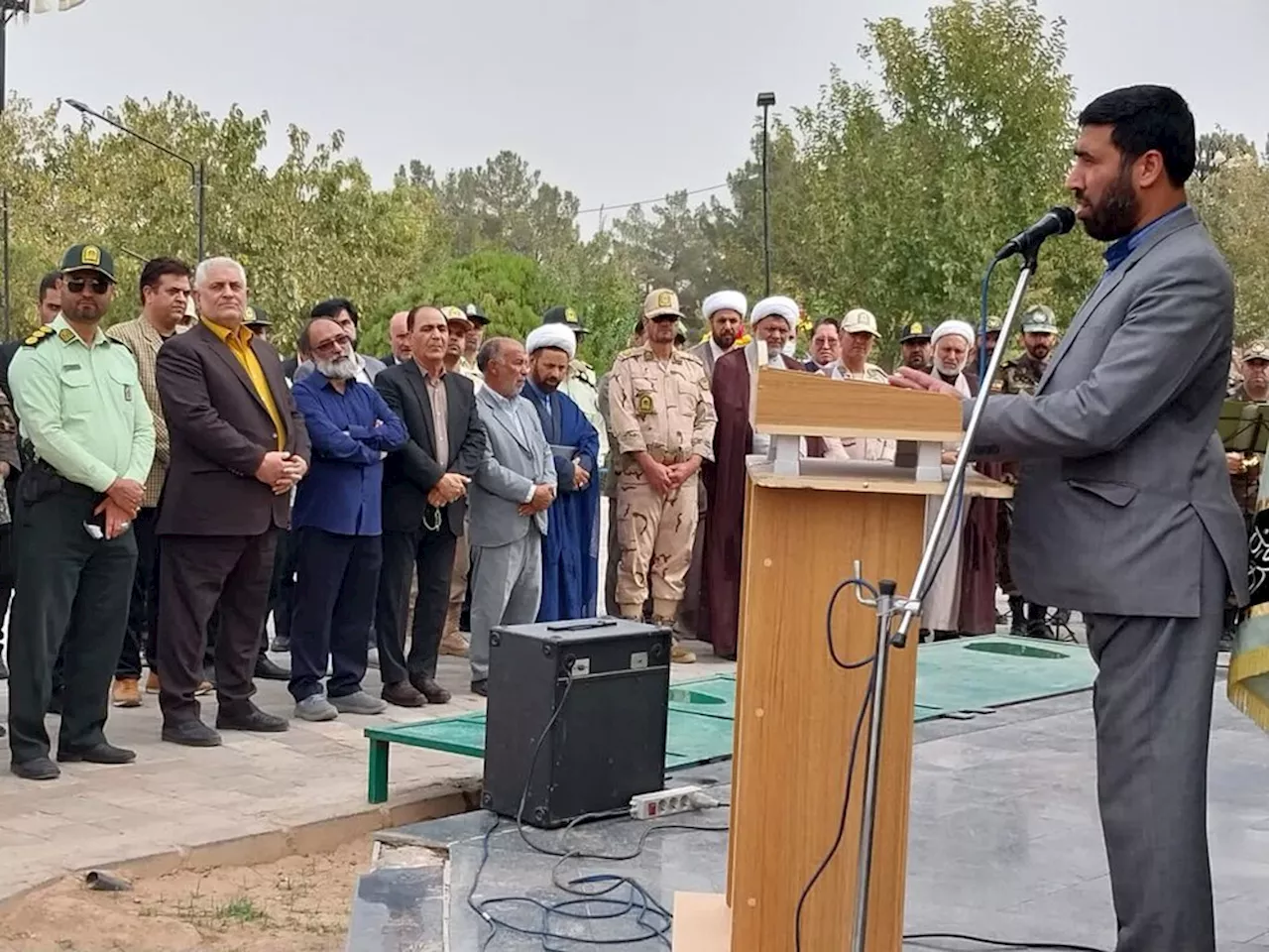 نیروی انتظامی در انجام وظیفه باید مظهر اقتدار و مهربانی باشد