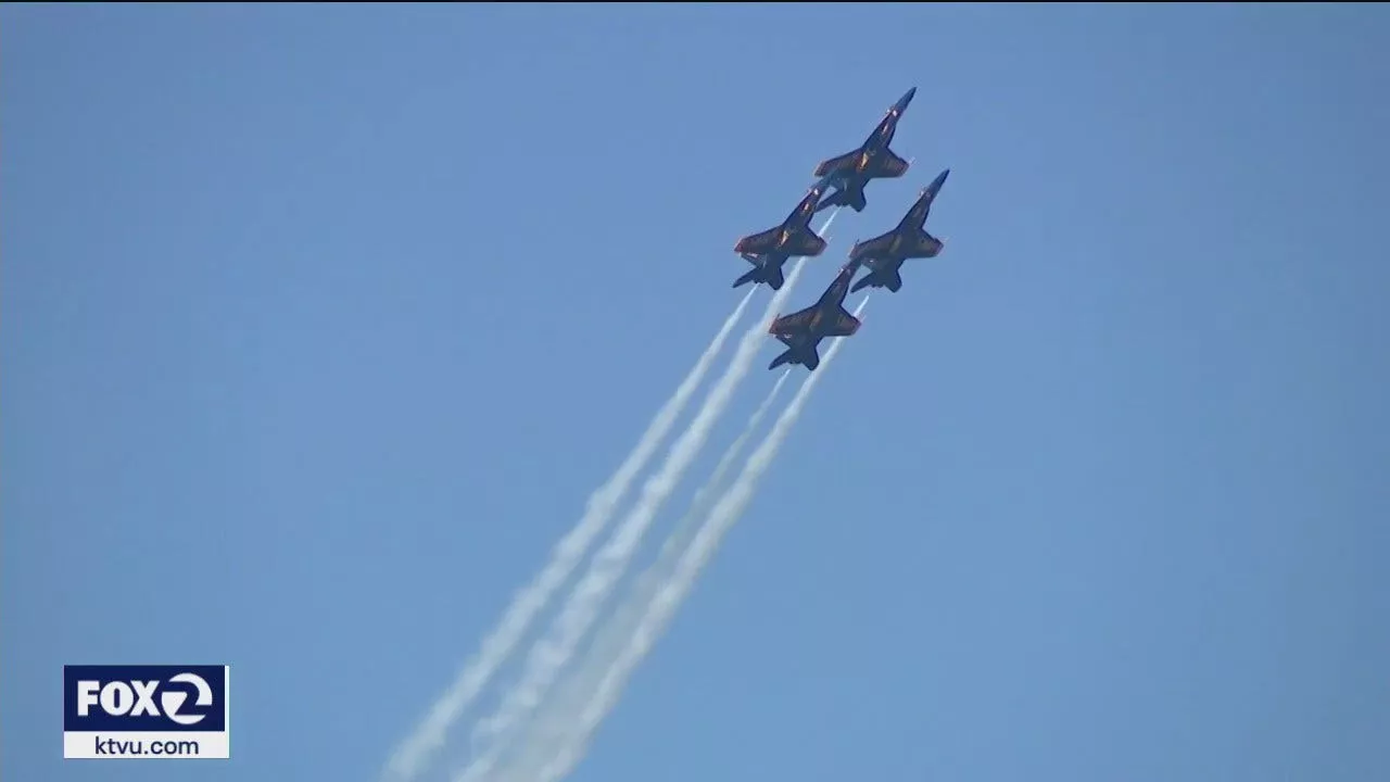 People flock to San Francisco to watch the Blue Angles