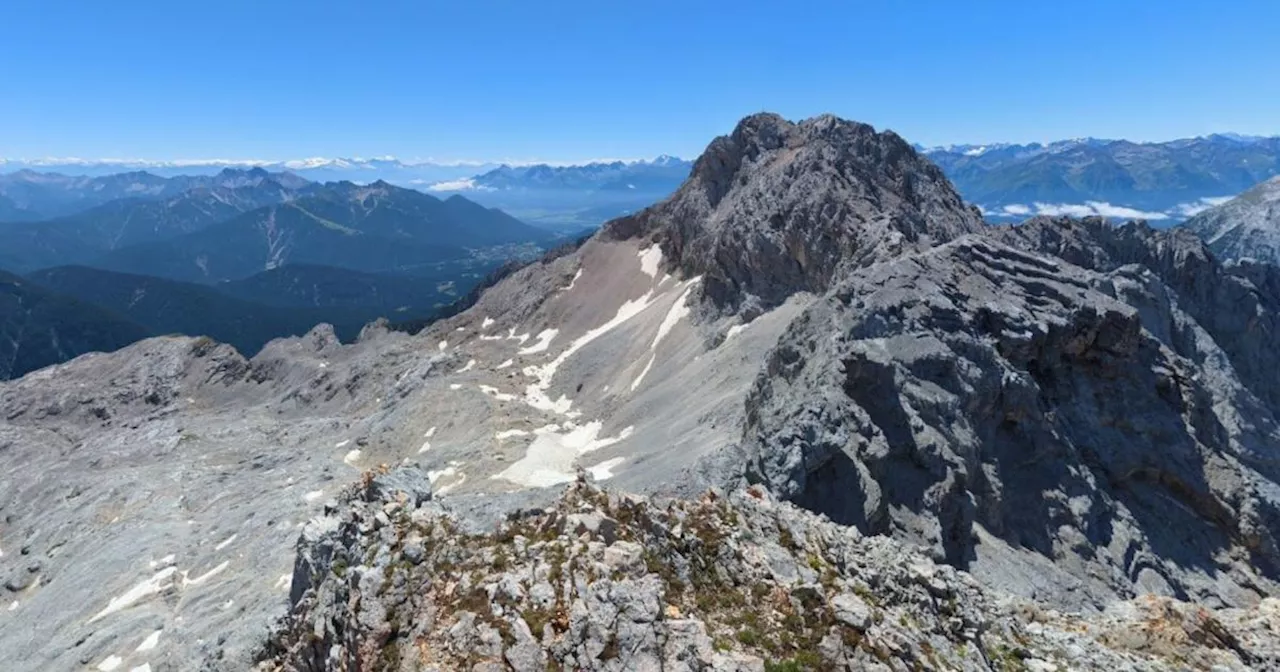 Rettung eines Kletterpärchens mit 100 Meter langem Seil