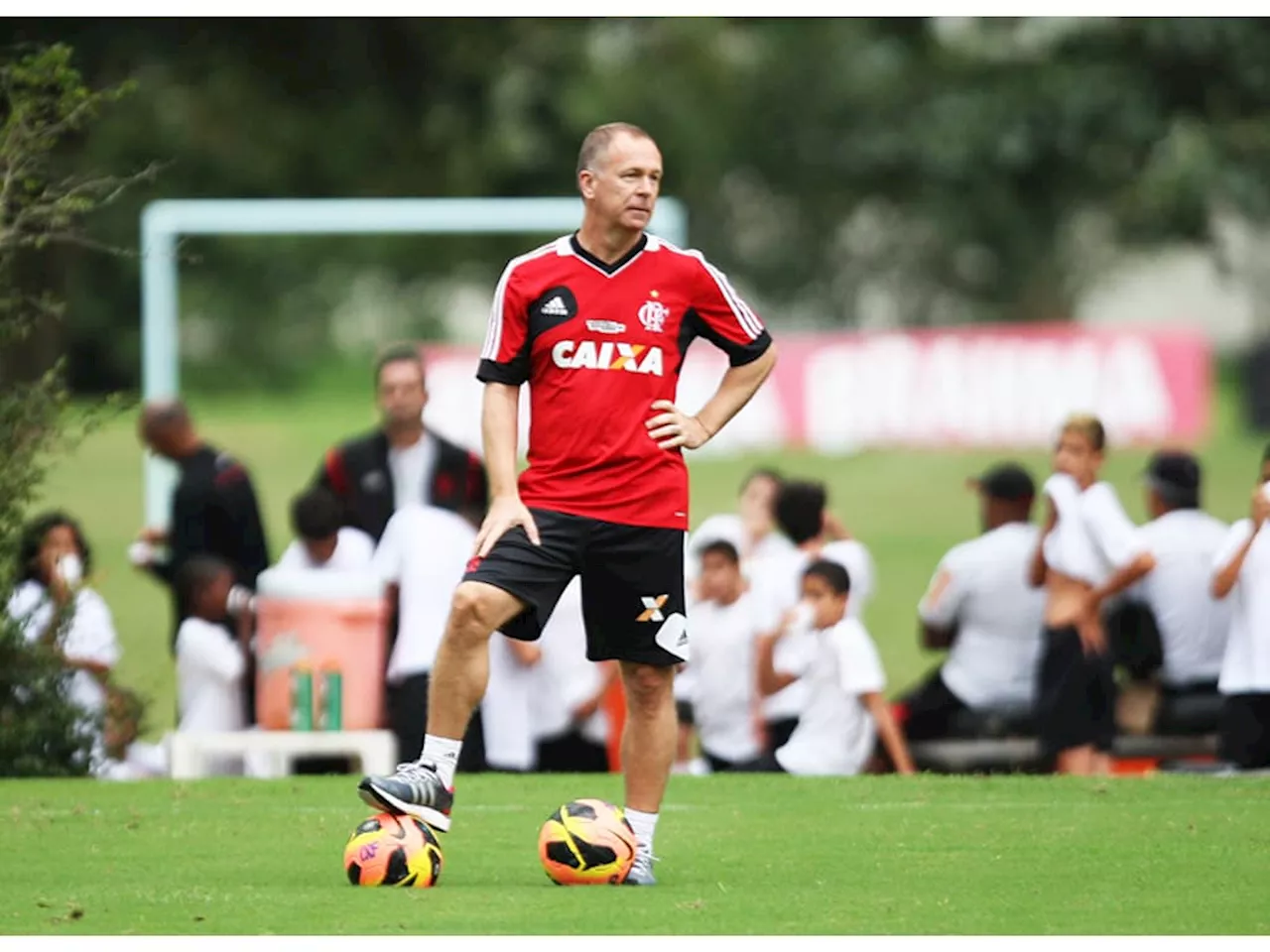 Escolhido para reconstrução do Corinthians, Mano teve papel parecido no Flamengo há dez anos - Lance!