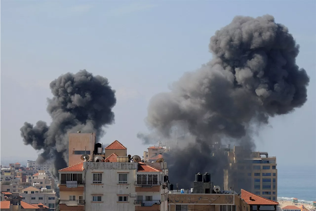 Israel \u0027at war\u0027 as Hamas surprise attack claims at least 40 lives