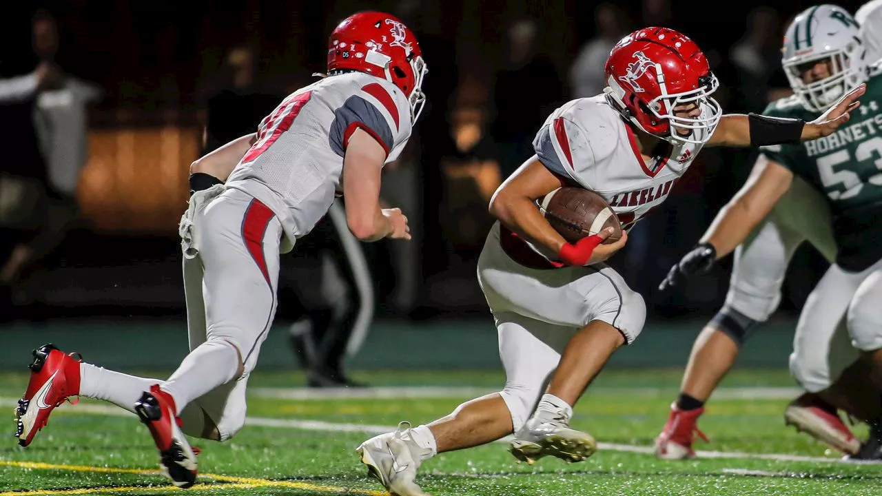 Football: Lakeland beats Jefferson, gets back on track behind O’Hernandez, Santora