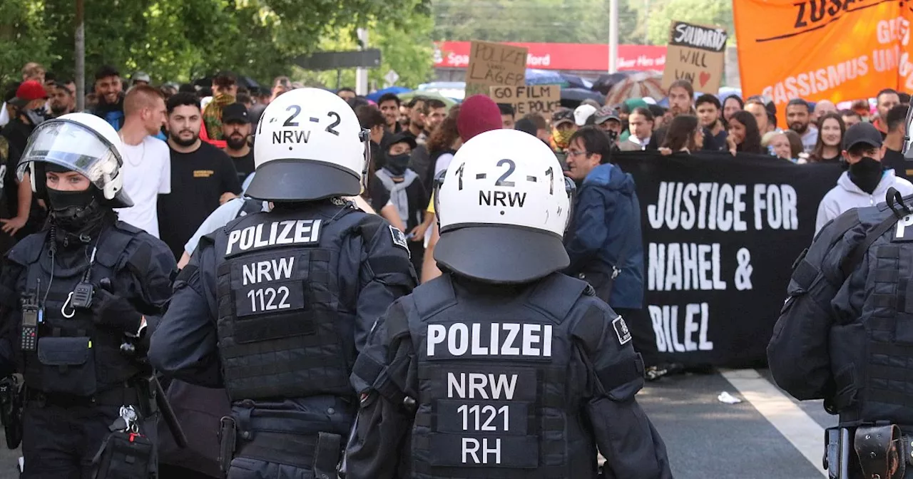 Liveticker zur Anti-Polizei-Demo in Herford +++ Start um 15 Uhr am Bahnhof