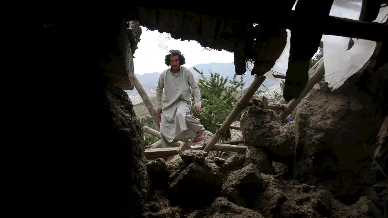 Una cadena de terremotos sacude Afganistán y deja al menos 15 muertos y 40 heridos