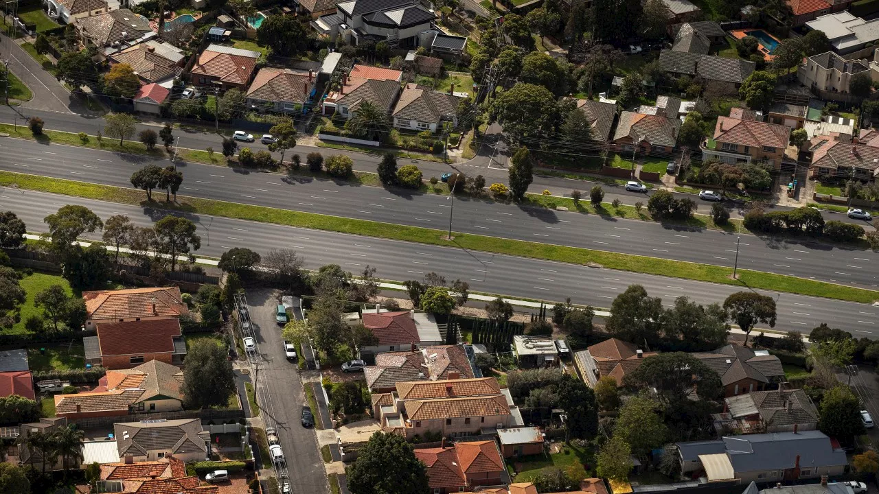 Earthquake rocks Victorian region devastated by floods